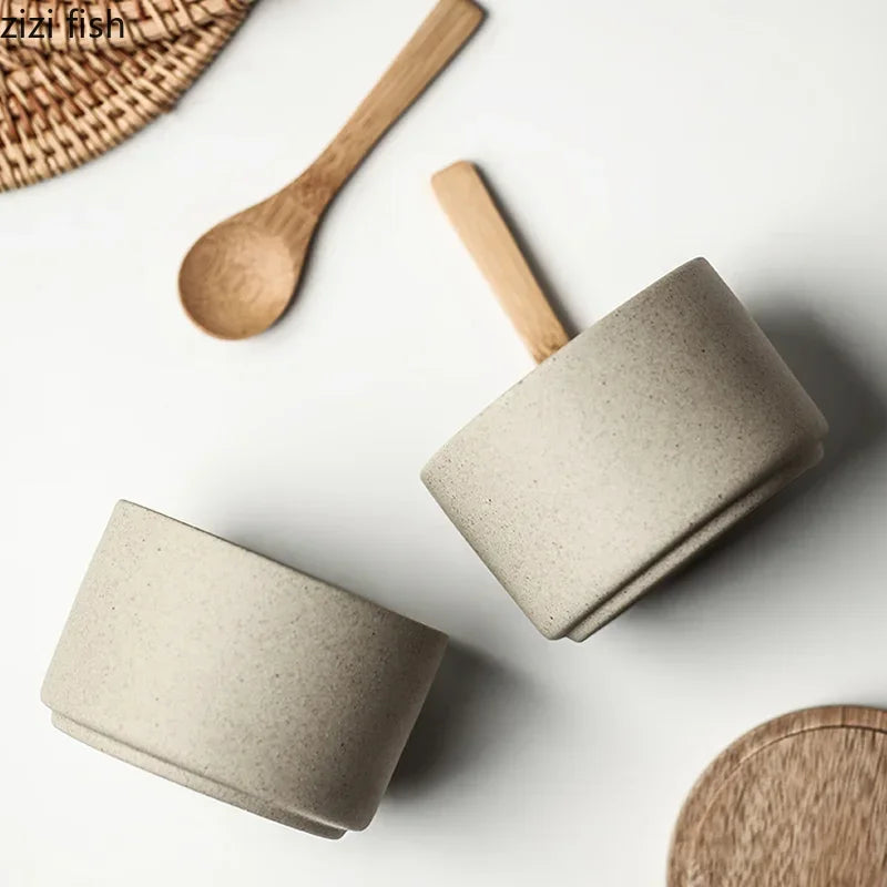 European Kitchen Spice Pepper Storage Bottle round Ceramic Seasoning Jar with Wooden Lid Salt Pepper Jar Kitchen Tools Porcelain